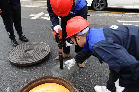 電子鎖井蓋優(yōu)點有哪些？這幾大優(yōu)勢助城市守護地下安全！